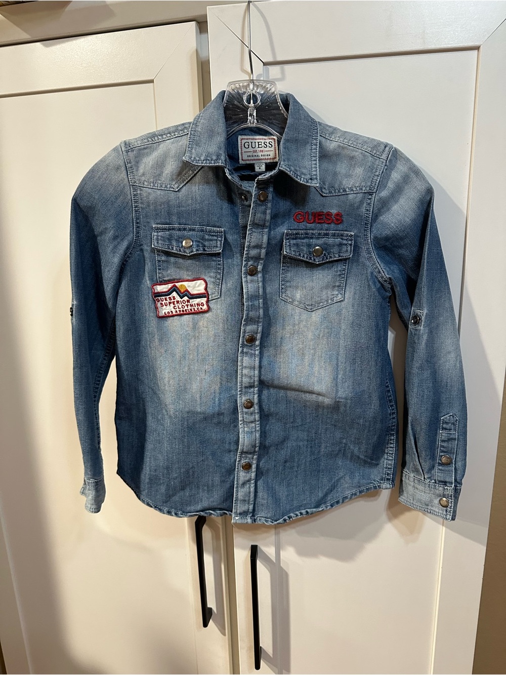 Boys Sz 8 Guess Blue Denim Button Up Shirt with Red Logo and Patch